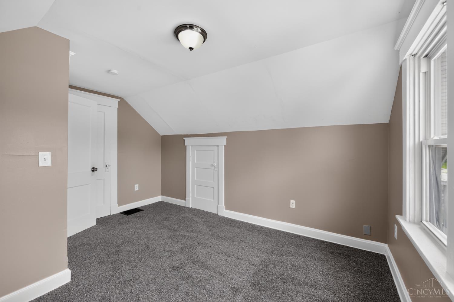 4679 Rapid Run Road Cincinnati, OH 45238 - Photo 20 of 30