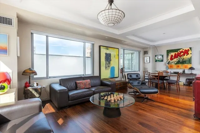 $2,398,000 | 1 Huntington Avenue, Unit 707, Boston, MA 02116