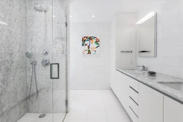 $2,398,000 | 1 Huntington Avenue, Unit 707, Boston, MA 02116