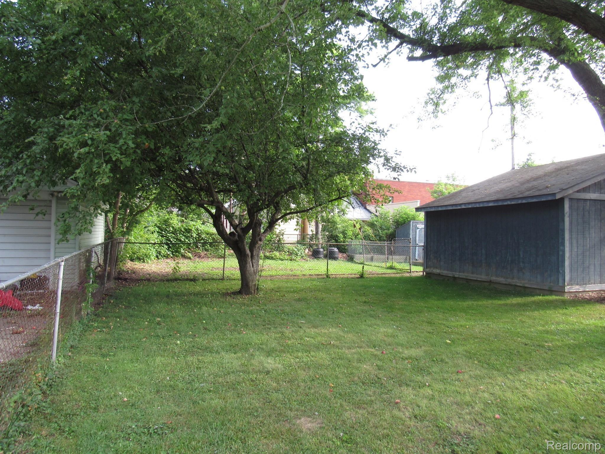 16 West Rutgers Avenue Pontiac, MI 48340 - Photo 33 of 36 16 W RUTGERS PONTIAC (35).JPG