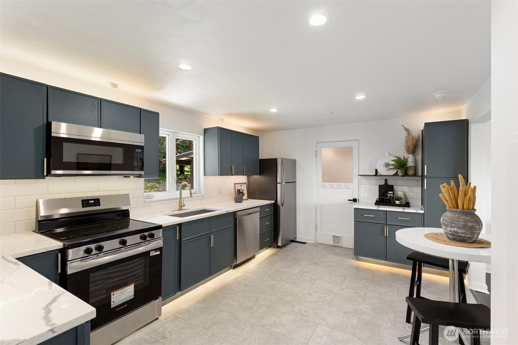 3518 Petersville Road Northeast Bremerton, WA 98310 - Photo 12 of 32 Gallery Image 12