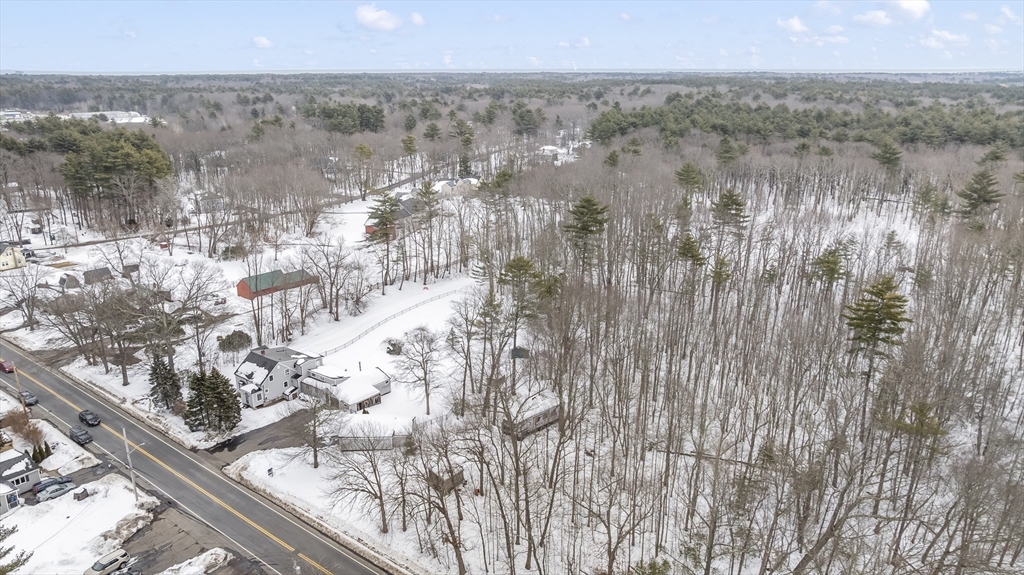 54 Rabbit Road Salisbury, MA 01952 - Photo 7 of 37 a view of a city with lots of trees