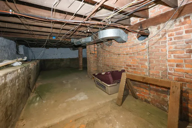 $210,000 | 1031 Rivermet Avenue, Fort Wayne, IN 46805