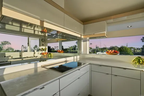 $2,795,000 | 5628 Linda Rosa Avenue, La Jolla, CA 92037