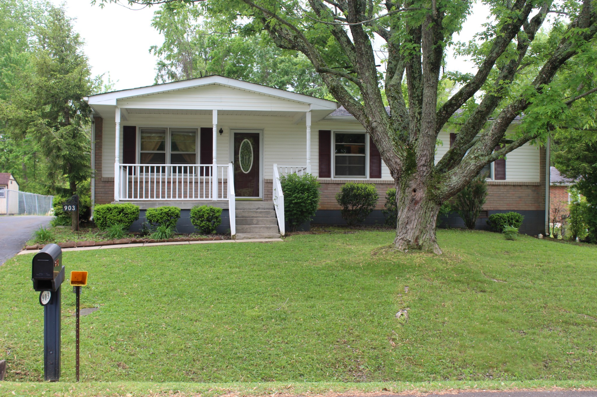 903 Poplar Avenue Springfield, TN 37172 - Photo 2 of 13 Gallery Image 2