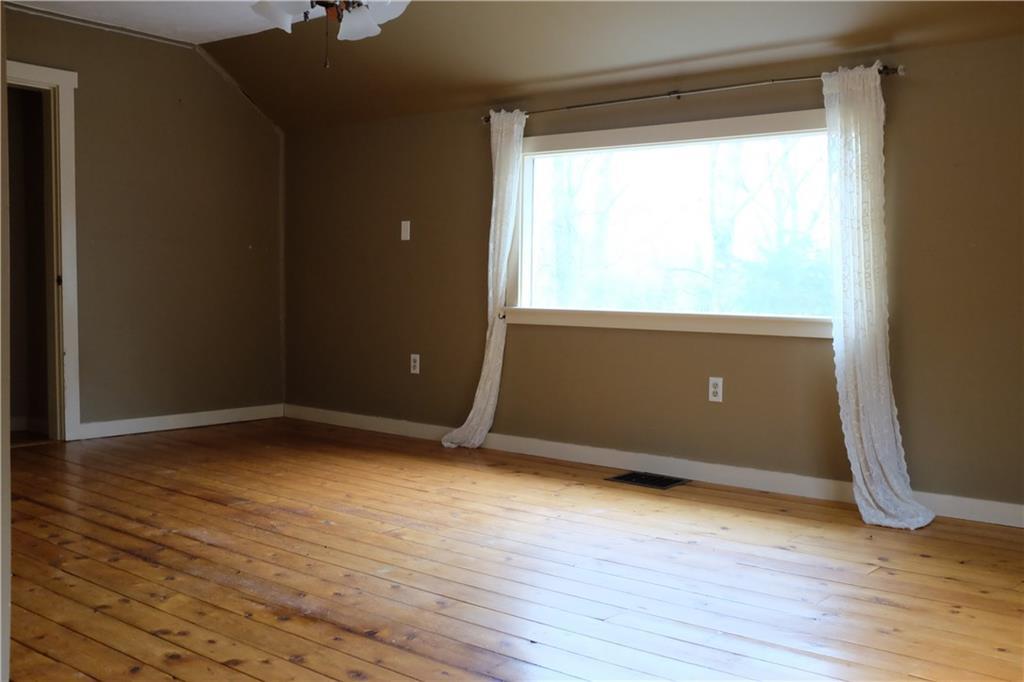 424 New England Road Searsmont, ME 04973 - Photo 15 of 29 Master bedroom