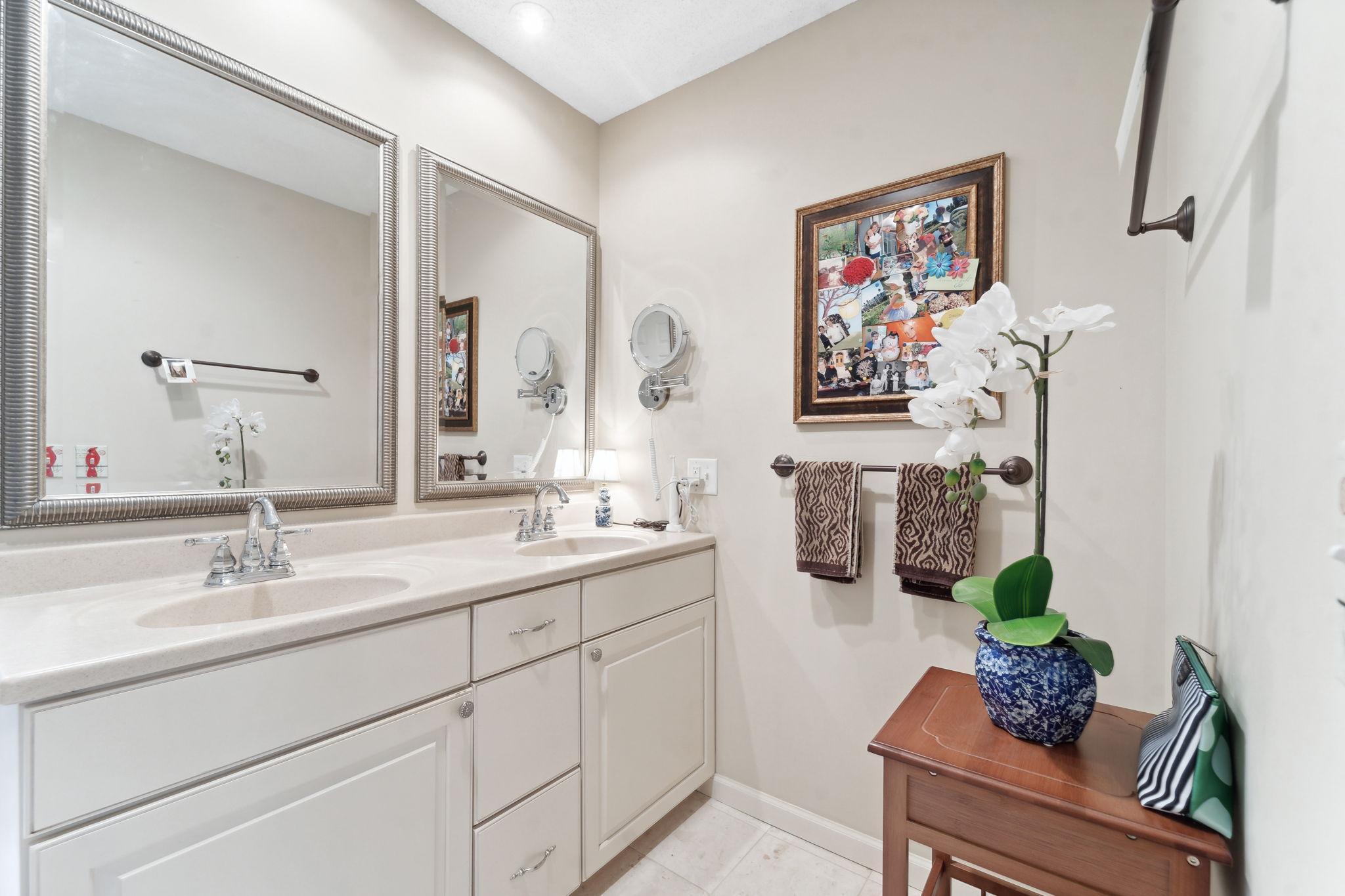 5601 Dewey Hill Road, Unit 307 Edina, MN 55439 - Photo 16 of 28 Gallery Image 16