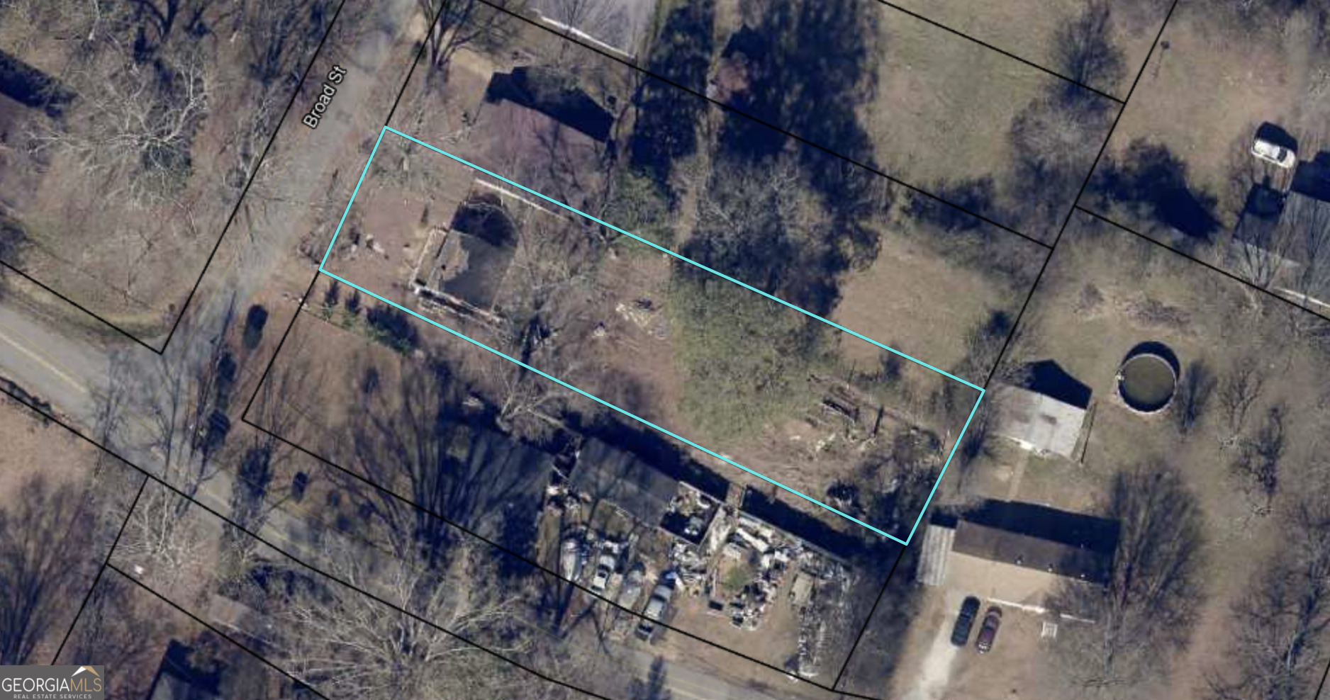 101 Broad Street Summerville, GA 30747 - Photo 6 of 6 a view of entryway with a front door