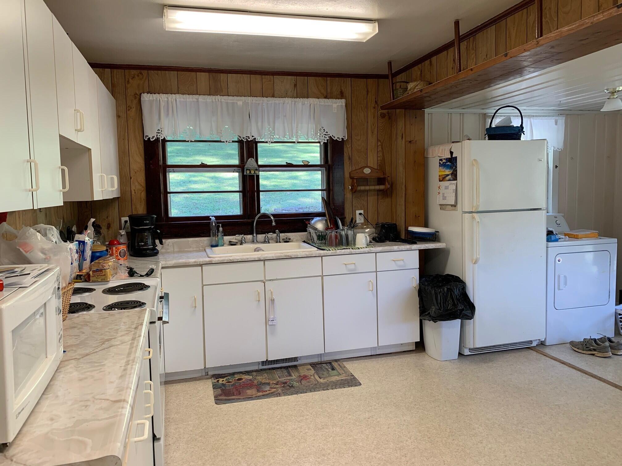 978 Rockland Road Ronceverte, WV 24970 - Photo 11 of 37 Gallery Image 11