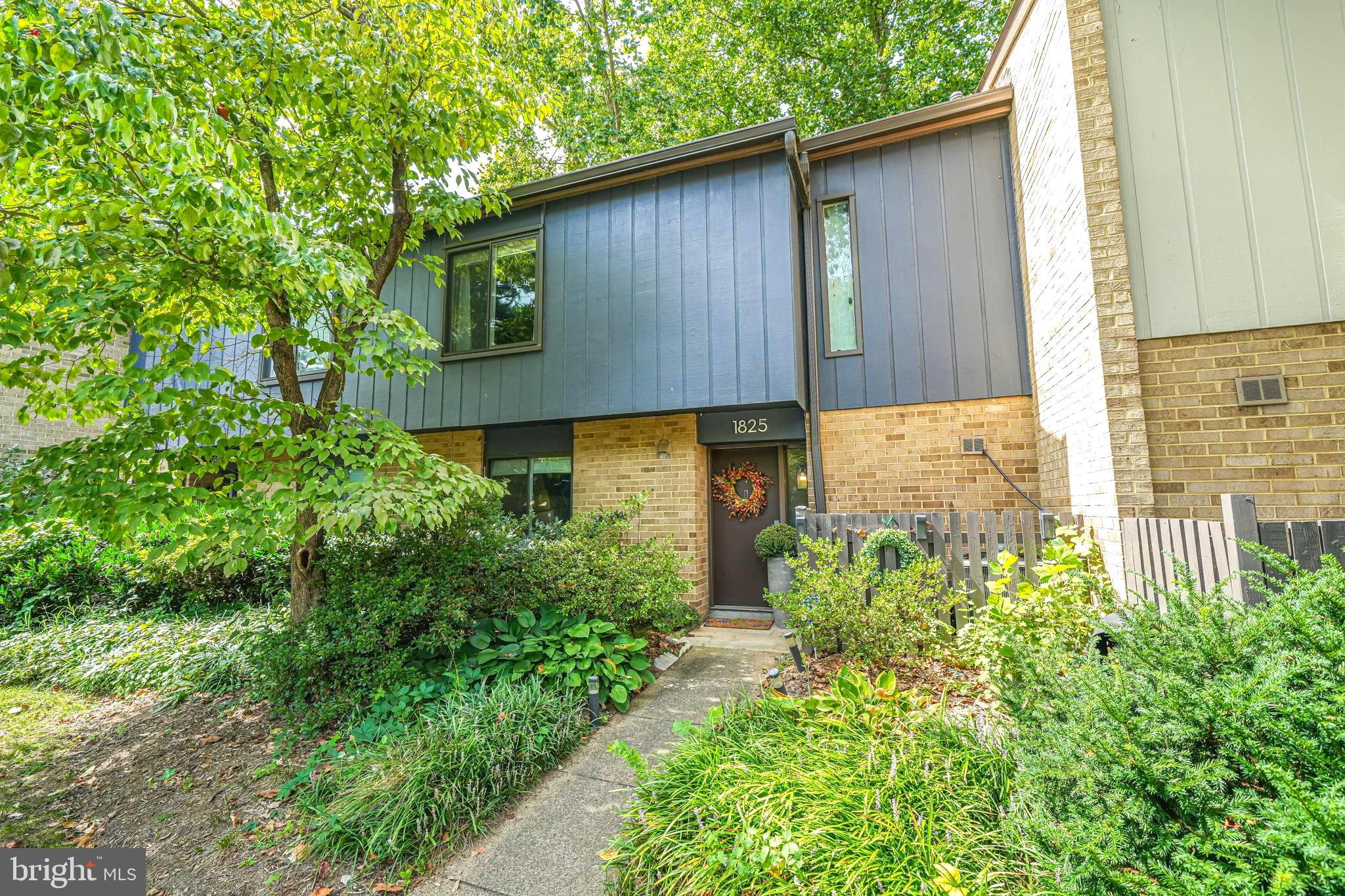 1825 Ivy Oak Square Reston, VA 20190 - Photo 1 of 37 Welcome to 1825 Ivy Oak Square!