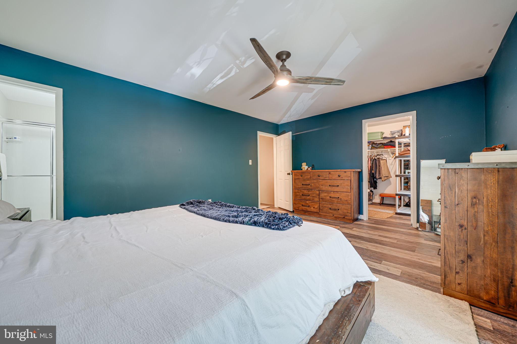 1825 Ivy Oak Square Reston, VA 20190 - Photo 20 of 37 Love the Spitfire fan!