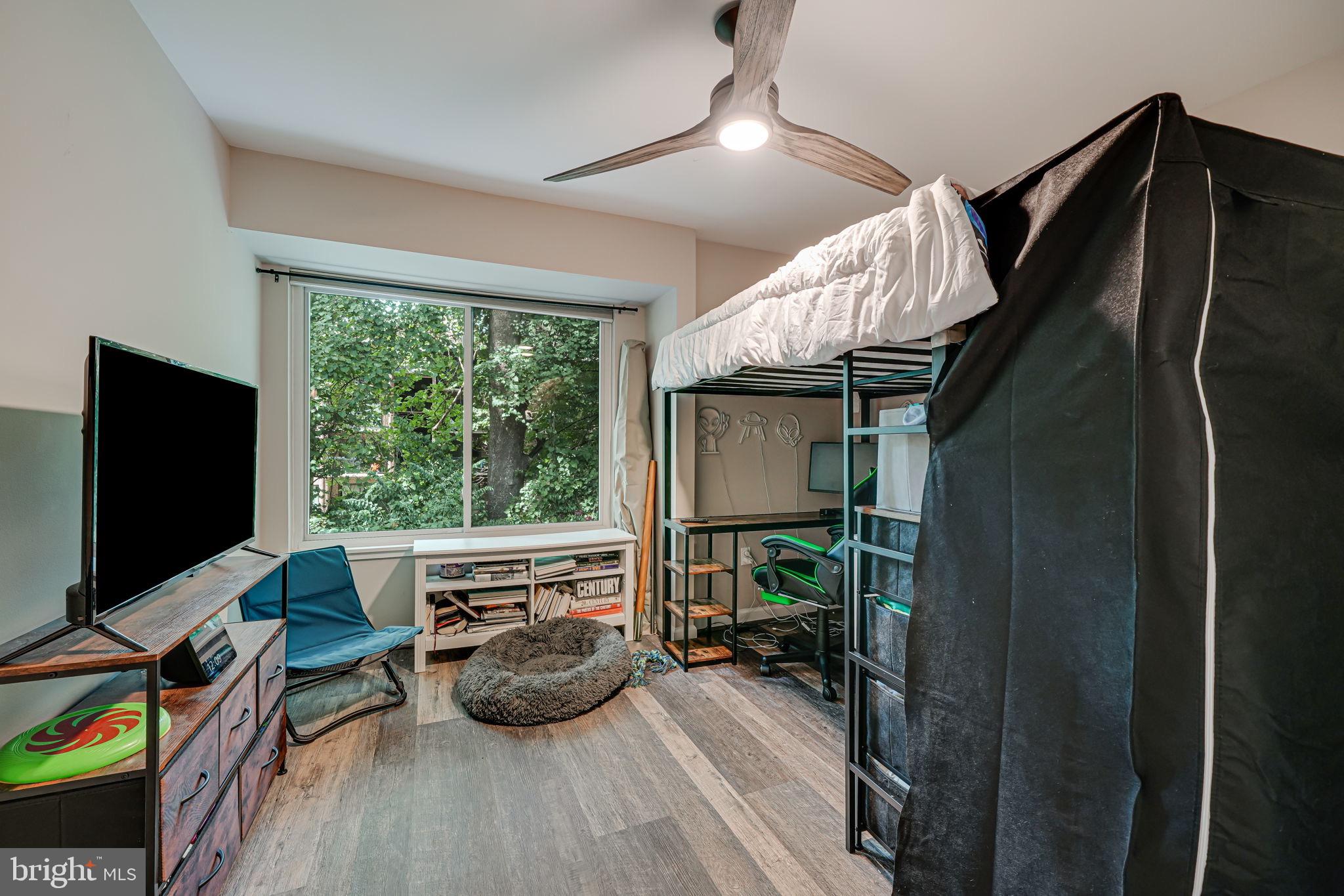 1825 Ivy Oak Square Reston, VA 20190 - Photo 25 of 37 Secondary bedroom #3!