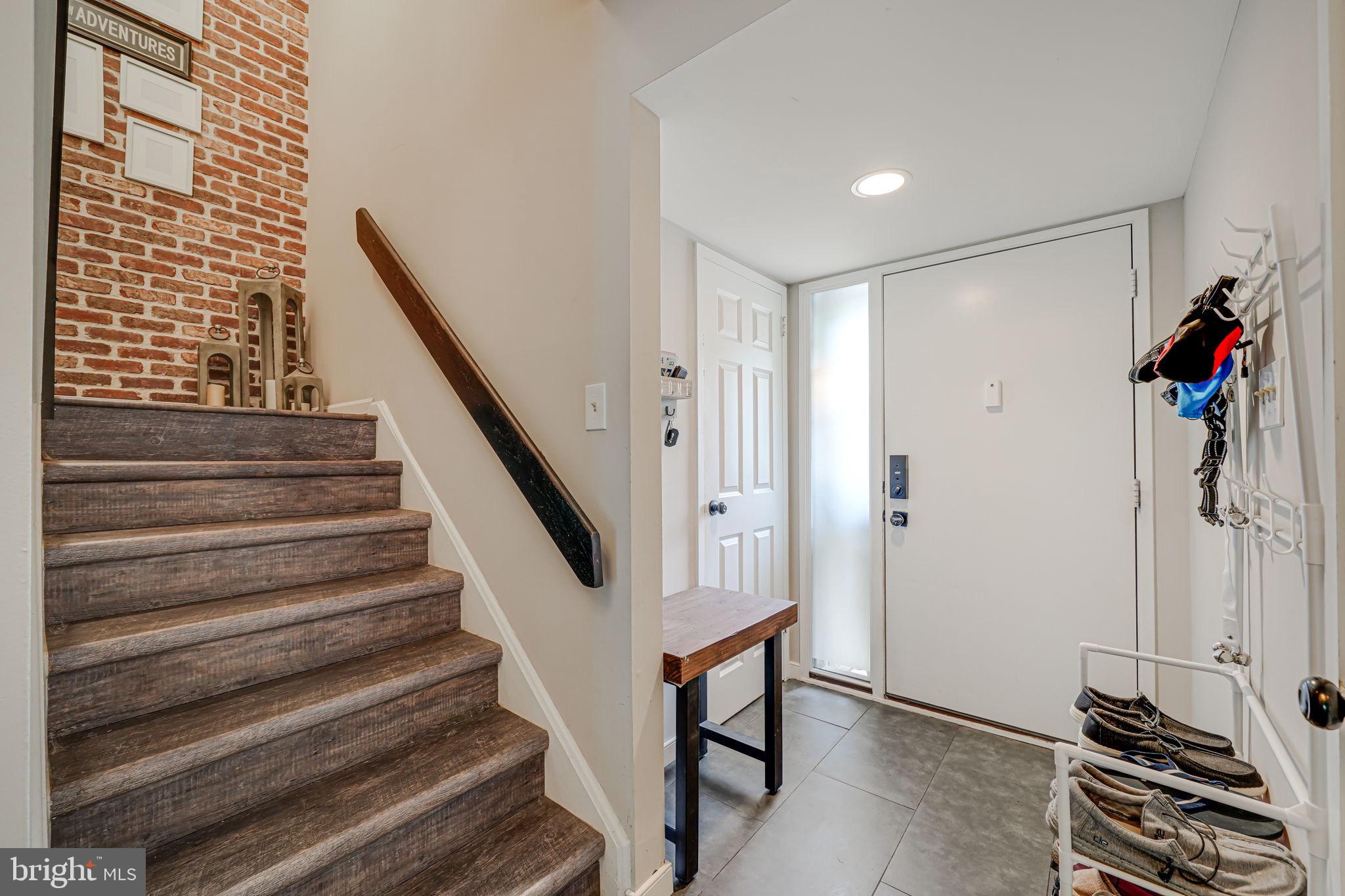 1825 Ivy Oak Square Reston, VA 20190 - Photo 4 of 37 Upgraded hard surface flooring throughout!