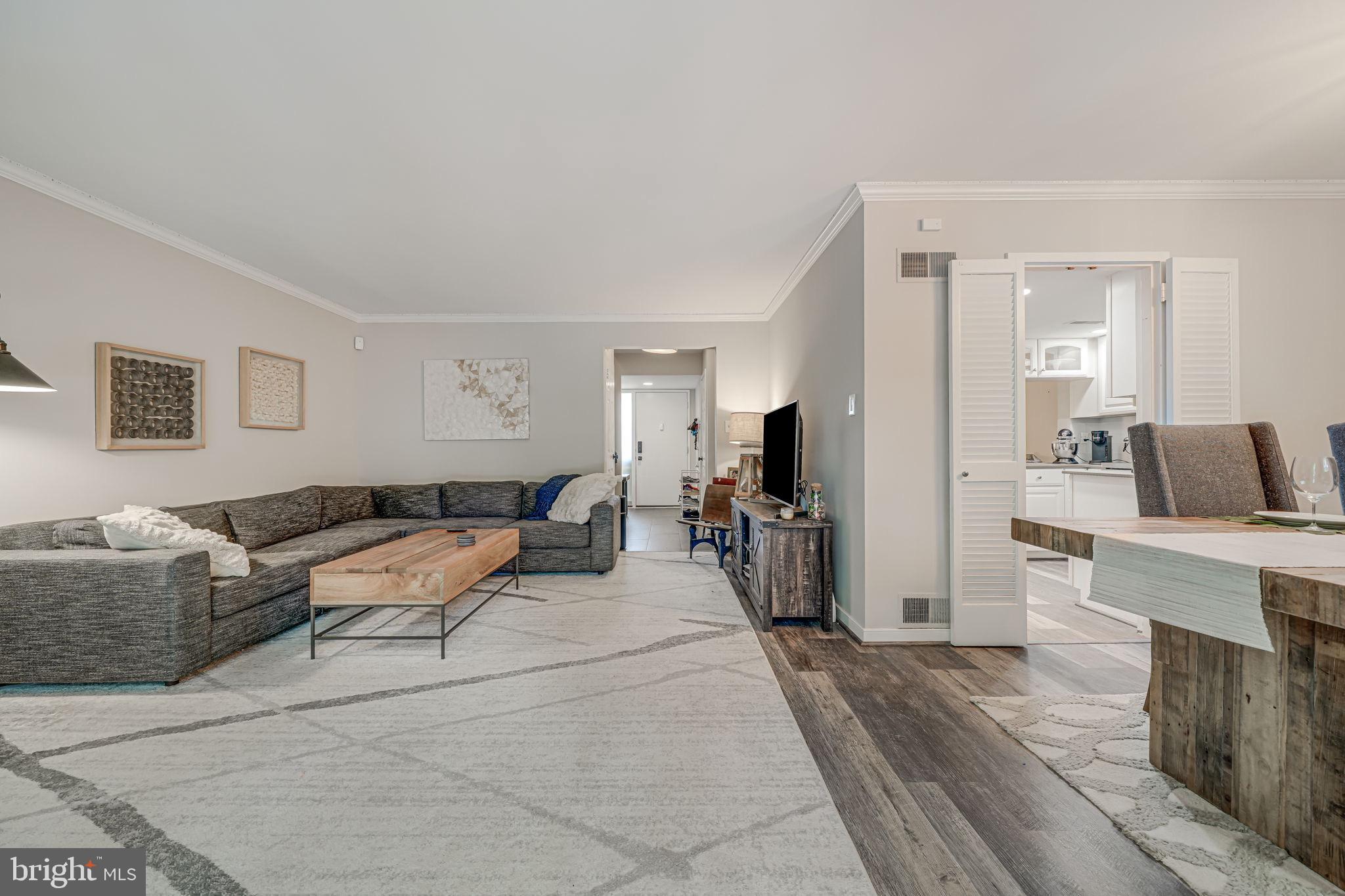 1825 Ivy Oak Square Reston, VA 20190 - Photo 6 of 37 Open and airy!