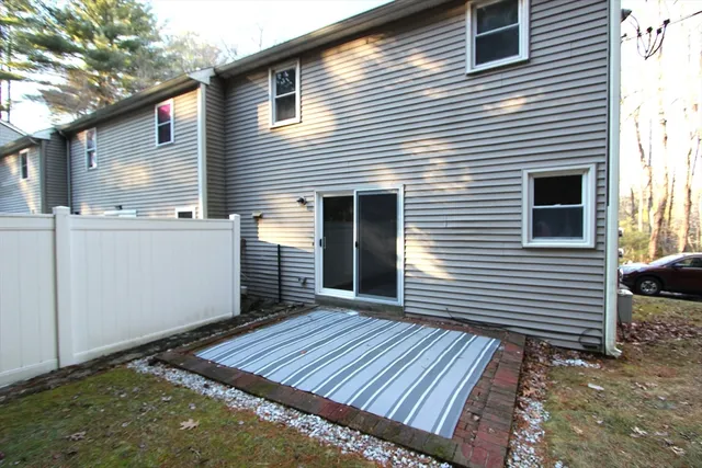 $2,800 | 70 Beach Street, Unit 1, Wrentham, MA 02093