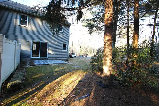 $2,800 | 70 Beach Street, Unit 1, Wrentham, MA 02093