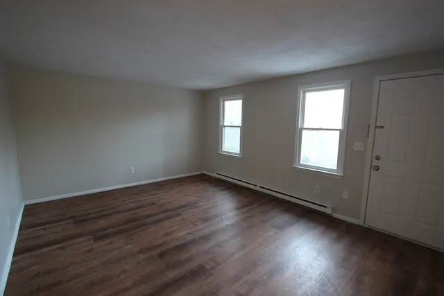 $2,800 | 70 Beach Street, Unit 1, Wrentham, MA 02093