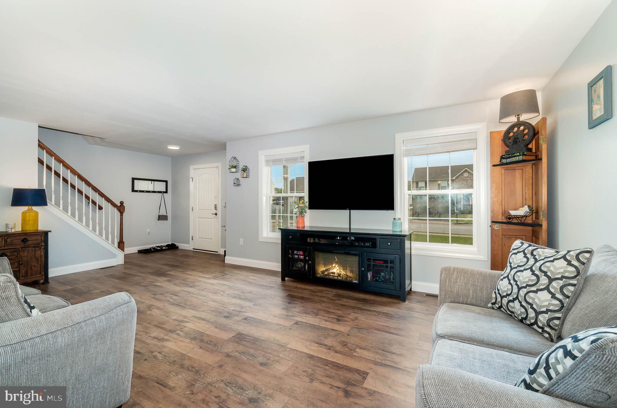 315 Riviera Street Mount Wolf, PA 17347 - Photo 4 of 22 Gallery Image 4