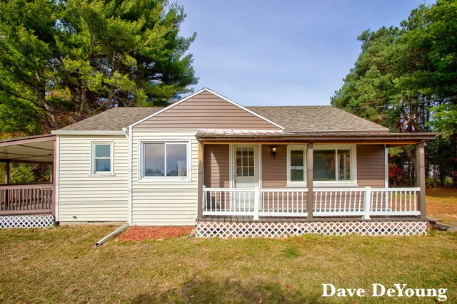 $159,900 | 18890 West Howard City-Edmore, Howard City, MI 49329