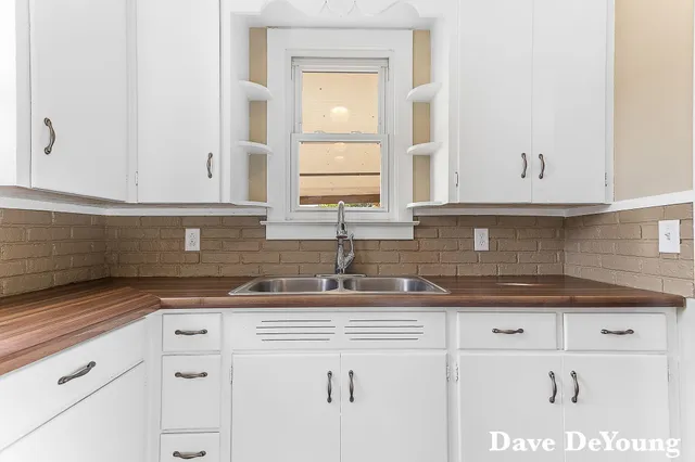 $159,900 | 18890 West Howard City-Edmore, Howard City, MI 49329