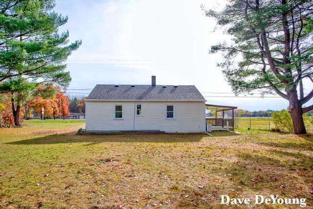 $159,900 | 18890 West Howard City-Edmore, Howard City, MI 49329