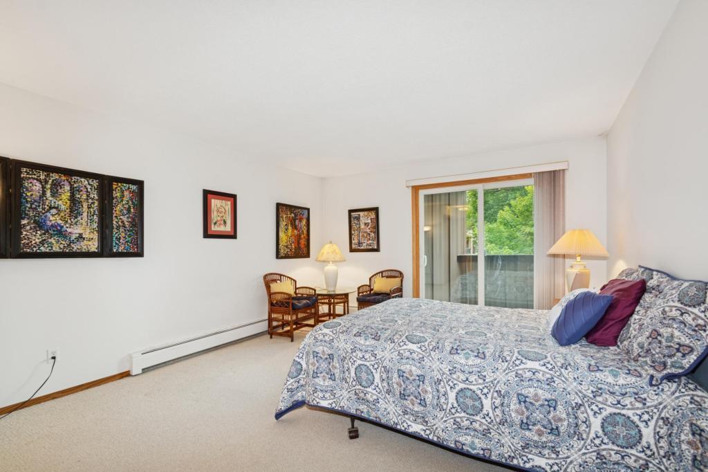 2240 Midland Grove Road, Unit 201 Roseville, MN 55113 - Photo 11 of 31