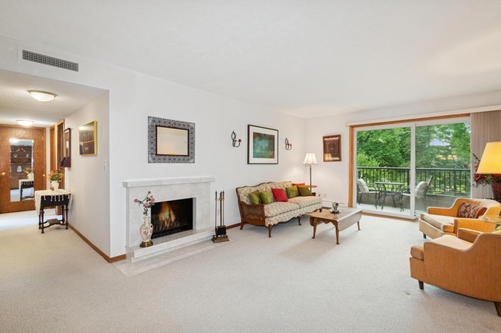 2240 Midland Grove Road, Unit 201 Roseville, MN 55113 - Photo 4 of 31