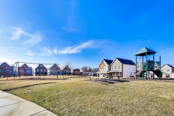 $350,000 | 5355 West Galewood Avenue, Unit A, Chicago, IL 60639