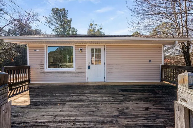 a view of a back yard of the house