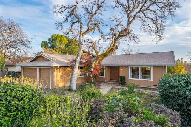 $585,000 | 3345 Golden Heights Drive, Redding, CA 96003