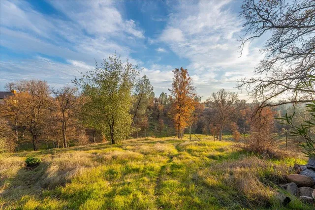 $585,000 | 3345 Golden Heights Drive, Redding, CA 96003