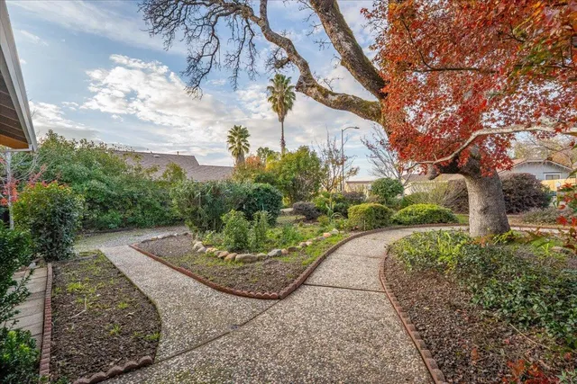 $585,000 | 3345 Golden Heights Drive, Redding, CA 96003