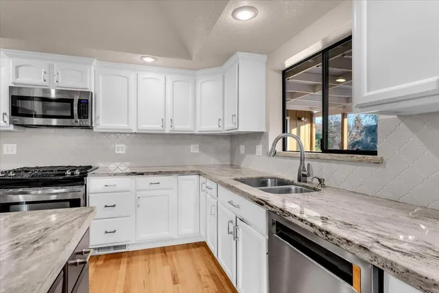 $585,000 | 3345 Golden Heights Drive, Redding, CA 96003