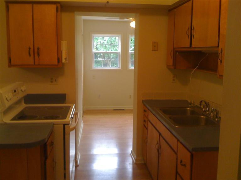846 Honeysuckle Road Lexington, KY 40504 - Photo 5 of 20 Kitchen view area