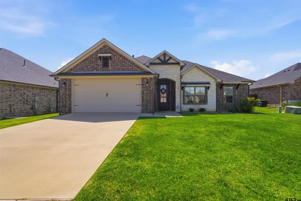 $275,000 | 208 Patience Avenue, Lindale, TX 75771