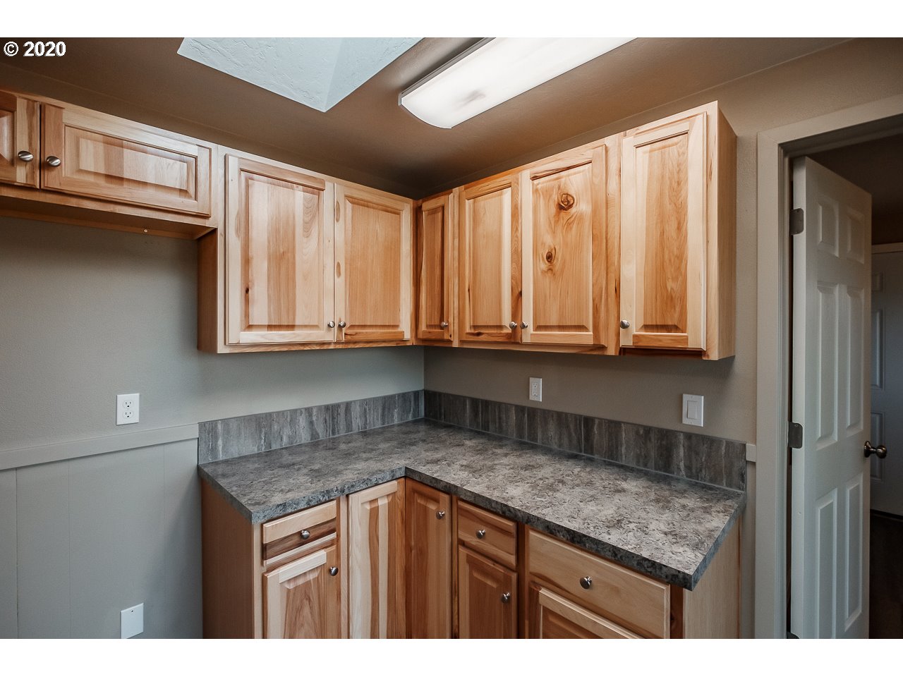 5145 Gaffin Road Southeast Salem, OR 97317 - Photo 12 of 32 Gallery Image 12