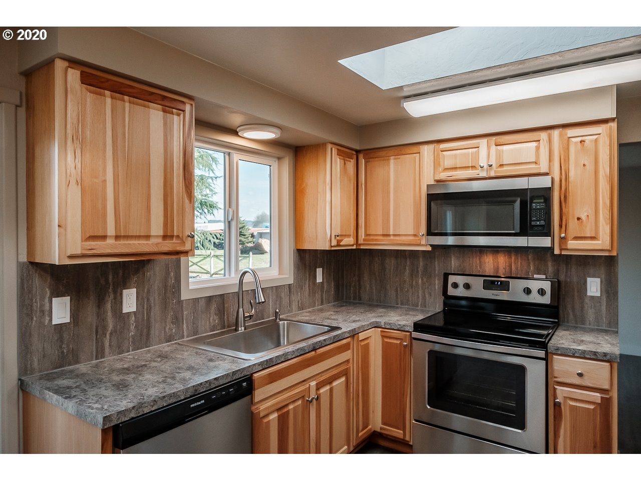 5145 Gaffin Road Southeast Salem, OR 97317 - Photo 10 of 32 Gallery Image 10