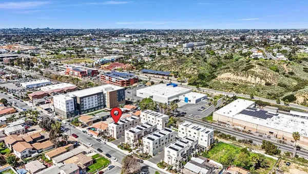 $699,000 | 402 Creekside Circle, San Diego, CA 92114