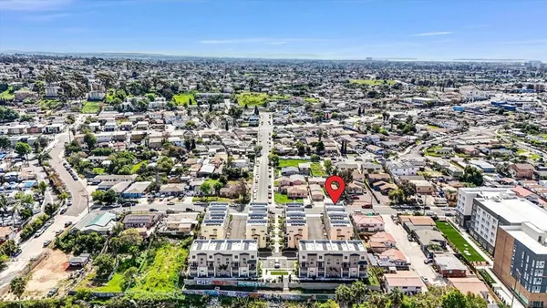 $699,000 | 402 Creekside Circle, San Diego, CA 92114