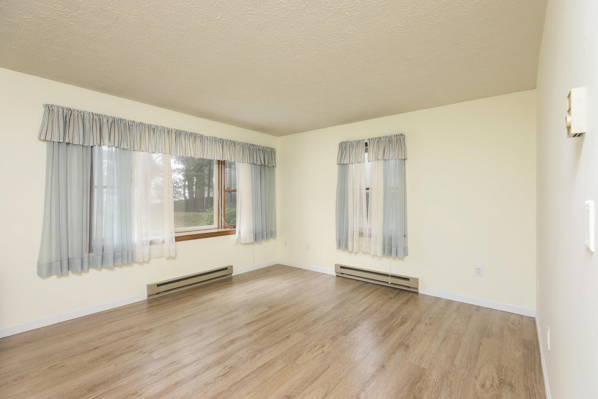 82 Cascade Road, Unit 1 Old Orchard Beach, ME 04064 - Photo 4 of 20 002-photo--7206238