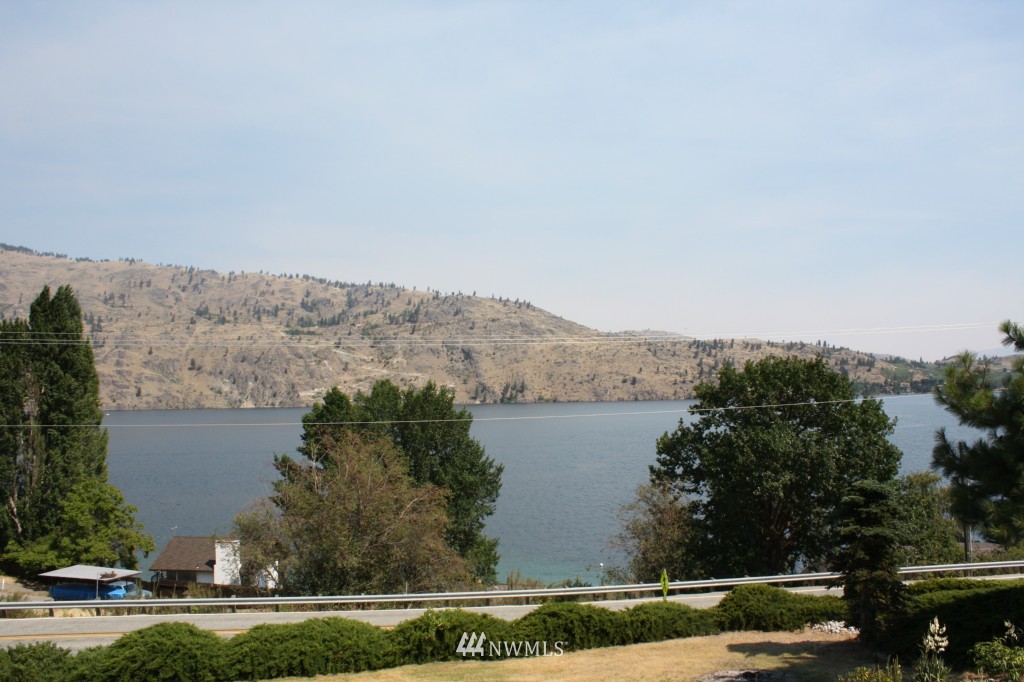 14965 South Lakeshore Road Chelan, WA 98816 - Photo 3 of 14 Gallery Image 3