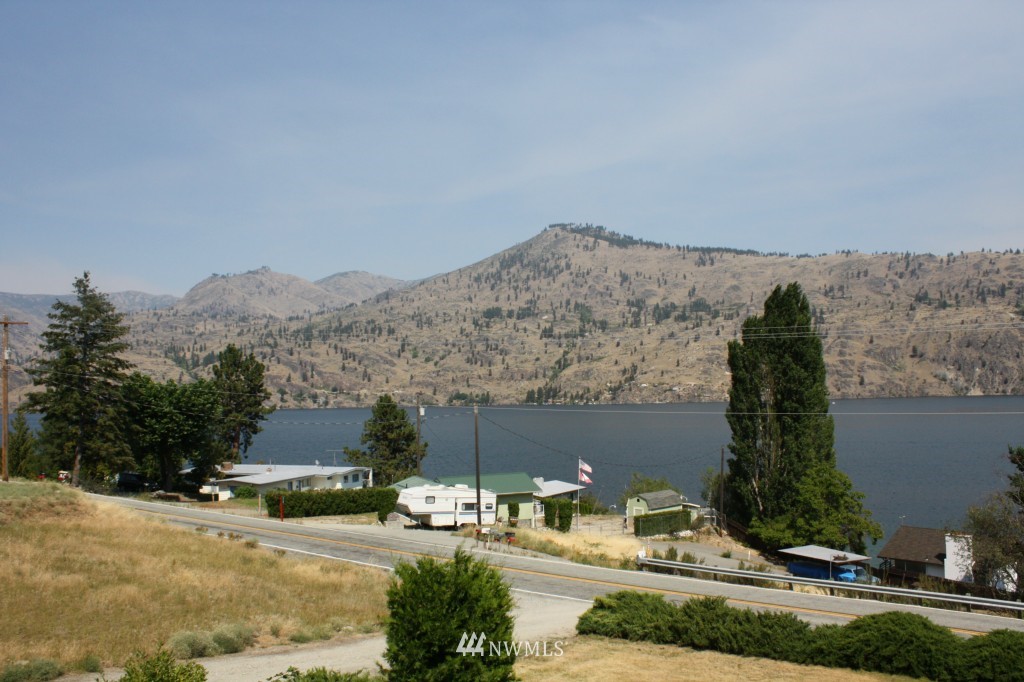 14965 South Lakeshore Road Chelan, WA 98816 - Photo 4 of 14 Gallery Image 4