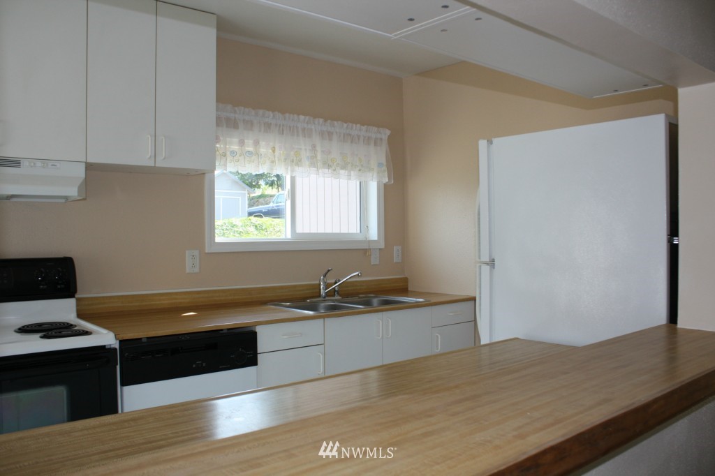 14965 South Lakeshore Road Chelan, WA 98816 - Photo 6 of 14 Gallery Image 6