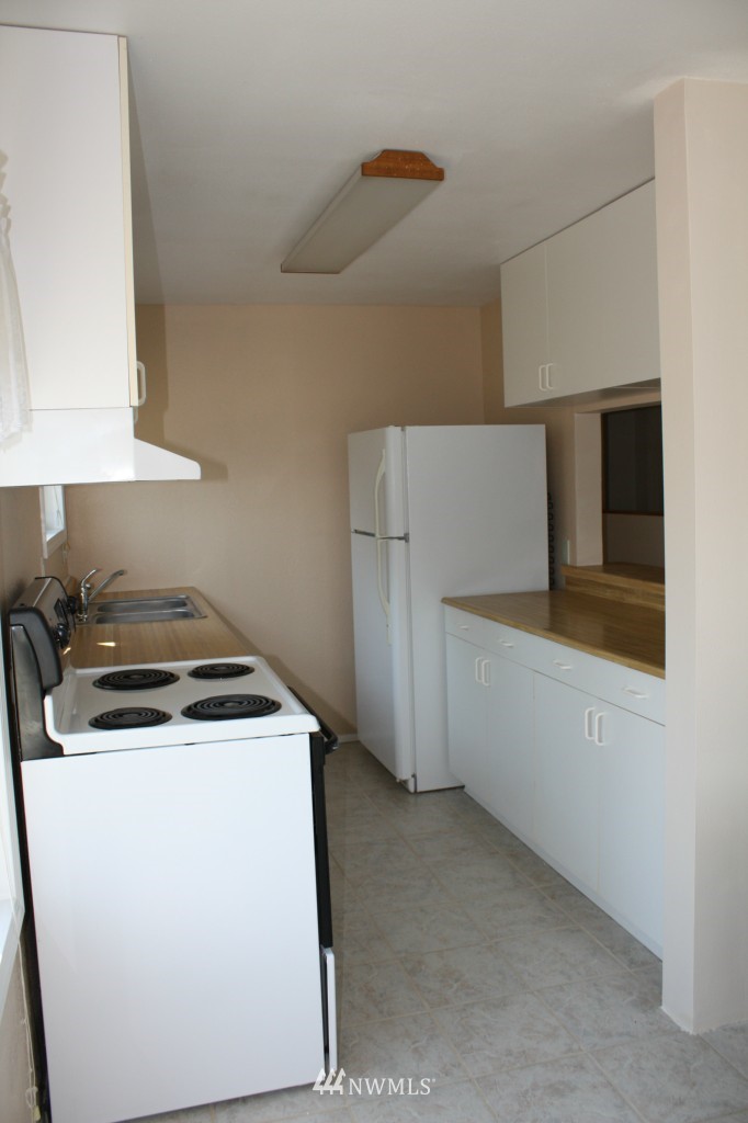 14965 South Lakeshore Road Chelan, WA 98816 - Photo 7 of 14 Gallery Image 7
