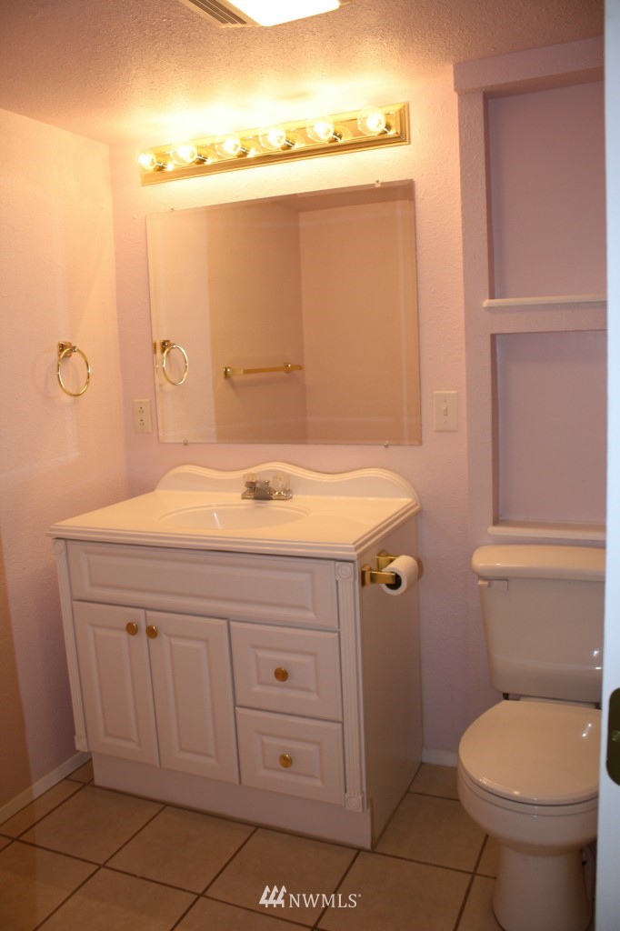 14965 South Lakeshore Road Chelan, WA 98816 - Photo 10 of 14 Gallery Image 10