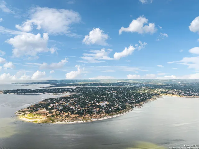 $539,000 | 2200 Glenn Drive, Canyon Lake, TX 78133