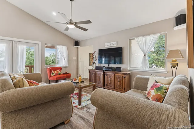 $539,000 | 2200 Glenn Drive, Canyon Lake, TX 78133