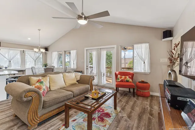 $539,000 | 2200 Glenn Drive, Canyon Lake, TX 78133