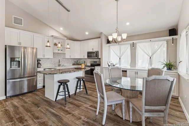 $539,000 | 2200 Glenn Drive, Canyon Lake, TX 78133