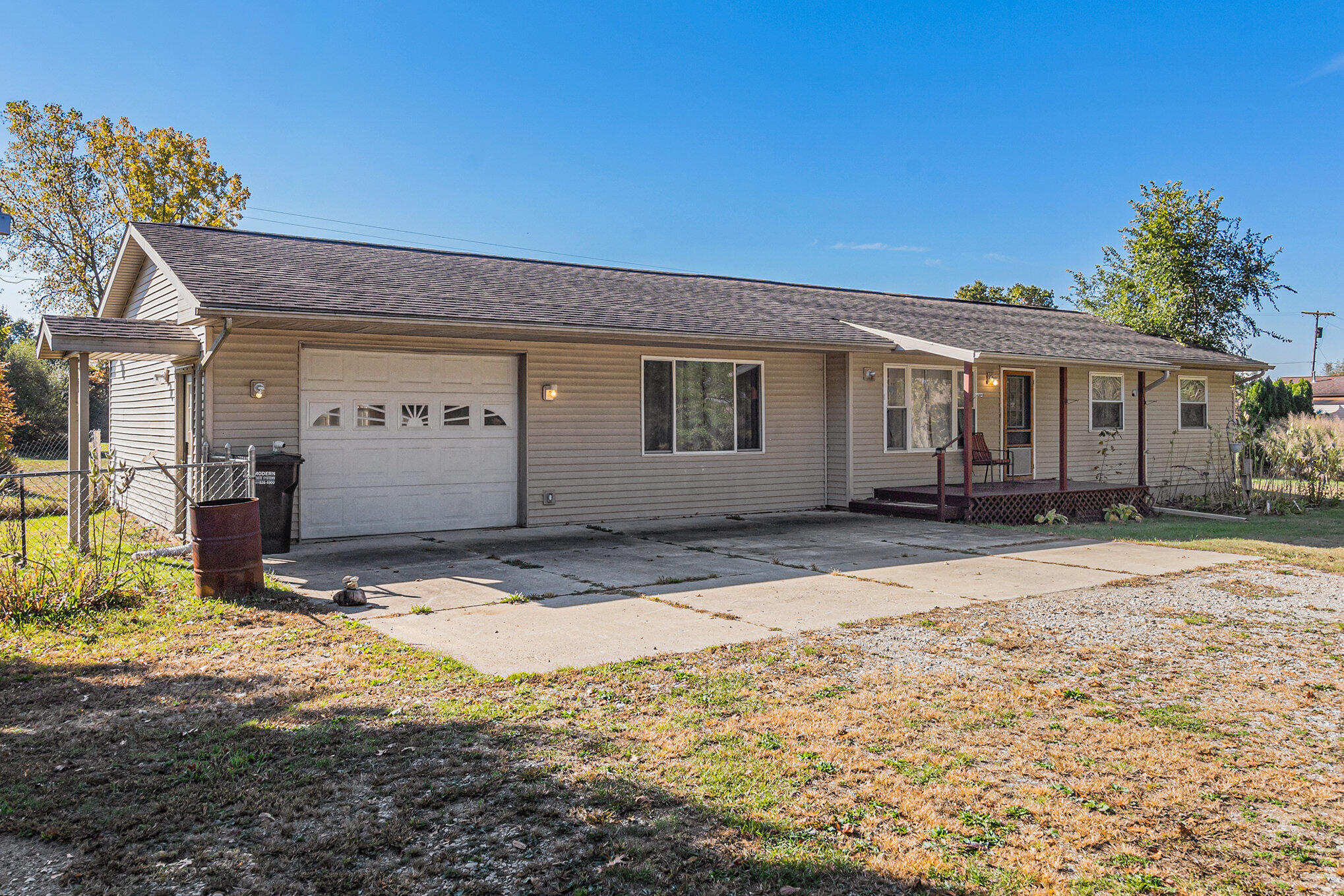 12821 Sharon Valley Road Brooklyn, MI 49230 - Photo 3 of 31 021_file_754